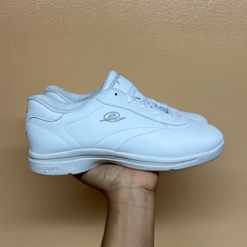 Easy Spirit Esenergetic White Leather Sneakers